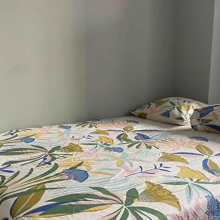 Modern Near Historic Center Apartment *