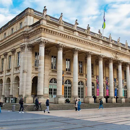 Modern Near Historic Center Bordeaux